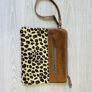 Myra Bag Wristlet Leopard fur